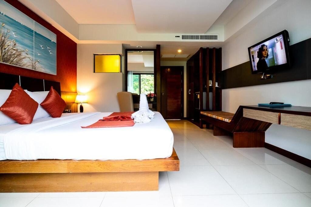 Dipantai Boutique Beach Resort Patong Eksteriør billede